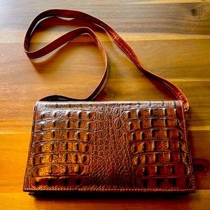 EXCELLENT LIKE NEW vintage Alligator 🐊 purse.